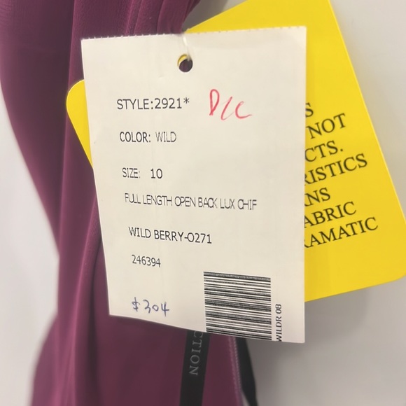 NWT SAMPLE SALE- Dessy size 10 Wildberry Lux chiffon Pristine - Picture 6 of 7